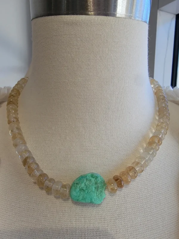 Jewelry<Citrine Swim Cream Lotus Stone Necklace